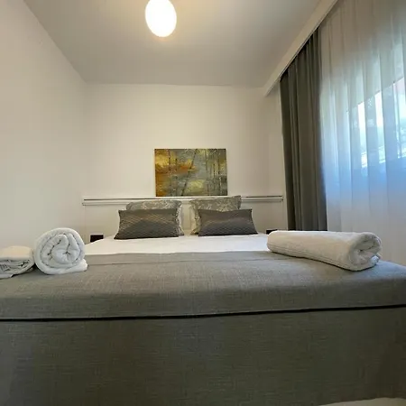 Mira Oezel Havuzlu 3+1 Torba/bodrum Αλικαρνασσός