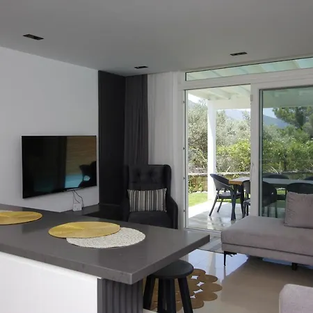 ホテル Mira Oezel Havuzlu 3+1 Torba/bodrum *