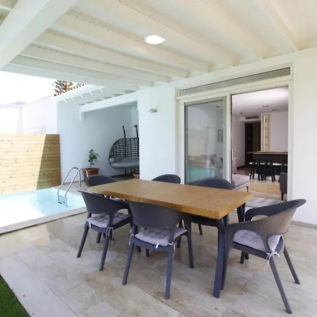 Hotel Mira Oezel Havuzlu 3+1 Torba/bodrum